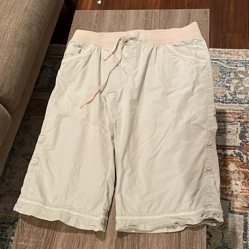 Merona size large Capri pants